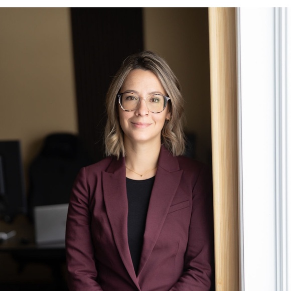 Meet your Posher, Audrey - Picture 1 of 1